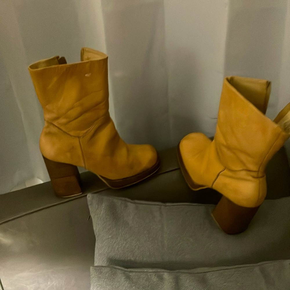Candies9m - 3 1/2 4 inch heel, square toe, real leather,  80s 90s vintage